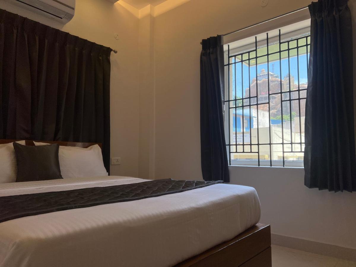 Le Hotel Host Tiruchirappalli Экстерьер фото