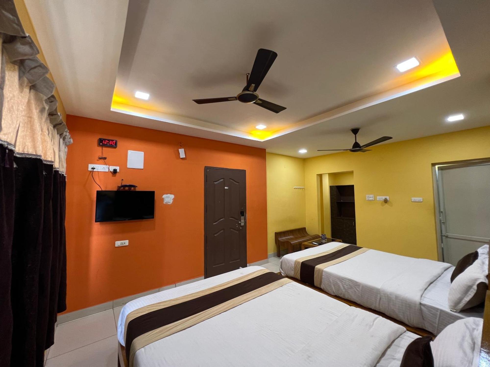 Le Hotel Host Tiruchirappalli Экстерьер фото